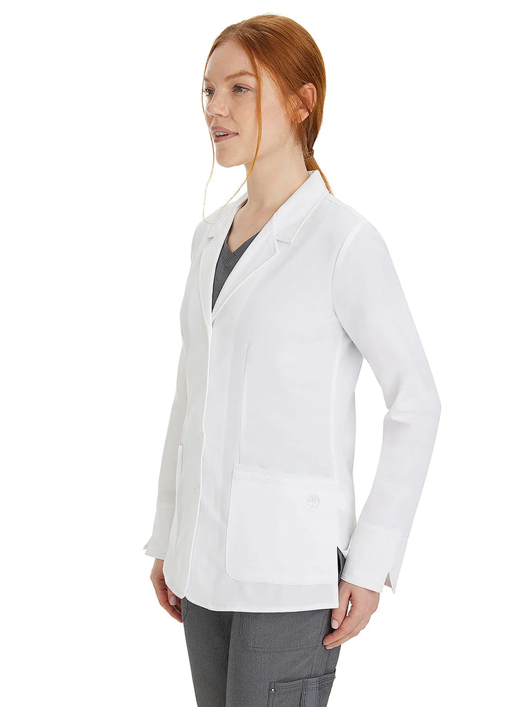 What is the Reason Behind Doctors Wearing White Lab Coats and Scrubs Uniforms?